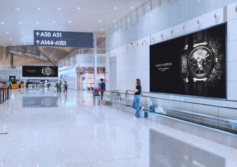 第一戶外傳媒-廣州白云機場-T2國際出發(fā)地面燈箱 第一戶外傳媒-廣州白云機場-T2國際出發(fā)地面燈箱