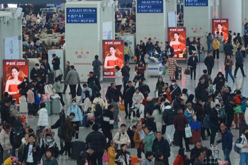 第一戶外傳媒-深圳北站候車大廳座椅旁LED雙面刷屏機(jī) 第一戶外傳媒-深圳北站候車大廳座椅旁LED雙面刷屏機(jī)