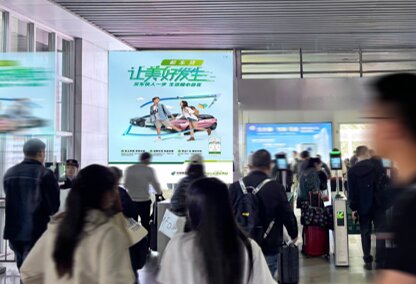 第一戶外傳媒-瑞安站-出站口兩側(cè)隔斷燈箱