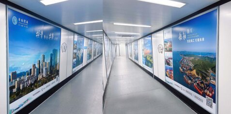 第一戶外傳媒-舟山普陀山機場-國內(nèi)出發(fā)廊橋墻貼、看板 