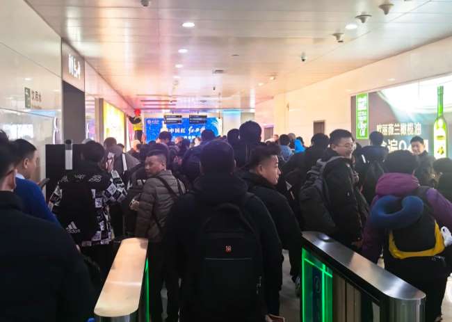 濟(jì)南機(jī)場墻面燈箱廣告