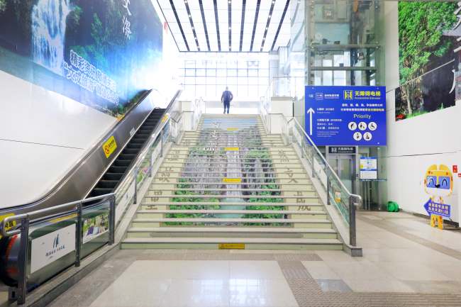 溫州輕軌動(dòng)車南站廣告