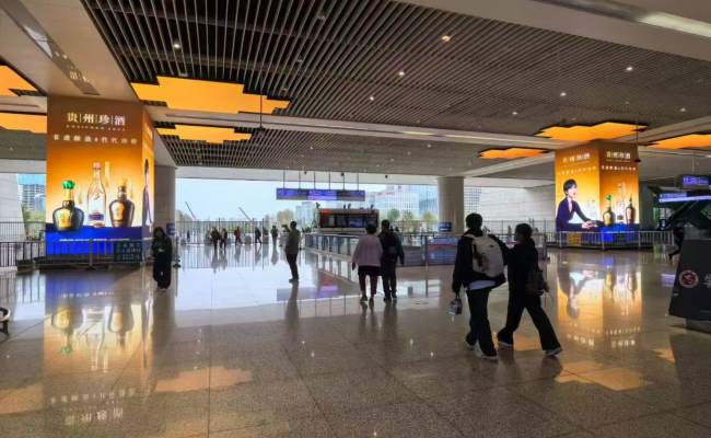 鄭州東站一層到達(dá)大廳東西出站口包柱廣告 鄭州東站一層到達(dá)大廳東西出站口包柱廣告