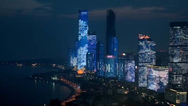 第一戶外傳媒-青島浮山灣地標(biāo)燈光秀