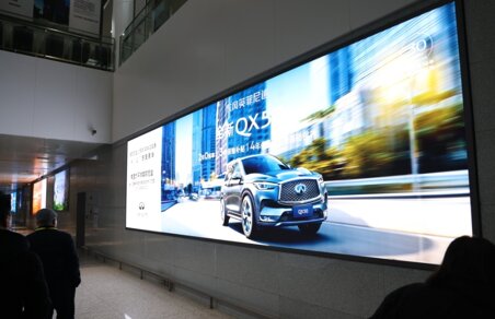 第一戶外傳媒-南通興東機場地下停車場燈箱