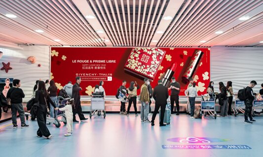 第一戶外傳媒-三亞鳳凰機(jī)場T1國內(nèi)到達(dá)行李廳背墻墻體燈箱