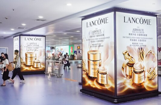 第一戶外傳媒-三亞鳳凰機(jī)場T1國內(nèi)到達(dá)行李廳包柱燈箱