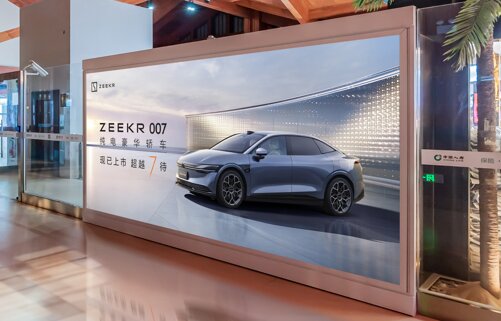 第一戶外傳媒-三亞鳳凰機(jī)場T1西擴(kuò)國內(nèi)到達(dá)通廊雙面燈箱