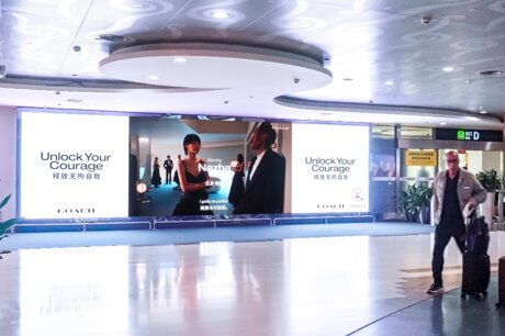 第一戶外傳媒-三亞鳳凰機(jī)場T2國內(nèi)到達(dá)行李廳出口LED屏