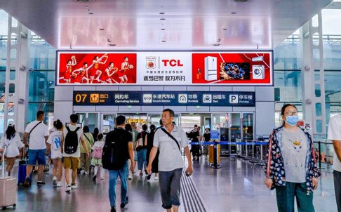 第一戶外傳媒-重慶江北機(jī)場(chǎng)T3國內(nèi)到達(dá)迎客廳出口高空LED屏