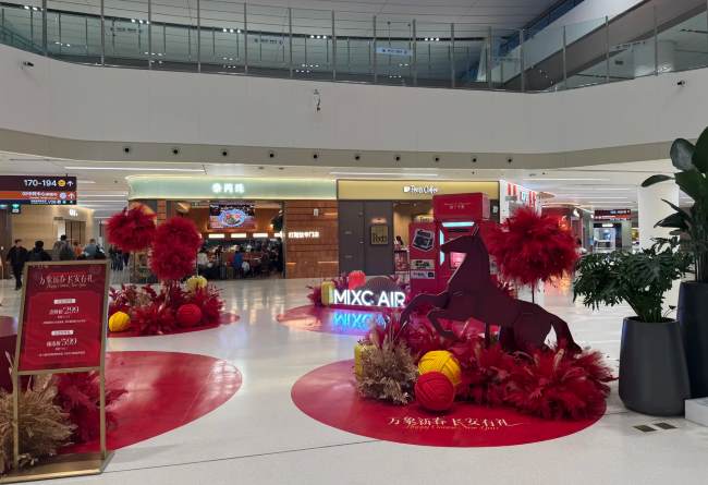 西安機場 T5 航站樓展位廣告：西北航空樞紐的實體展示